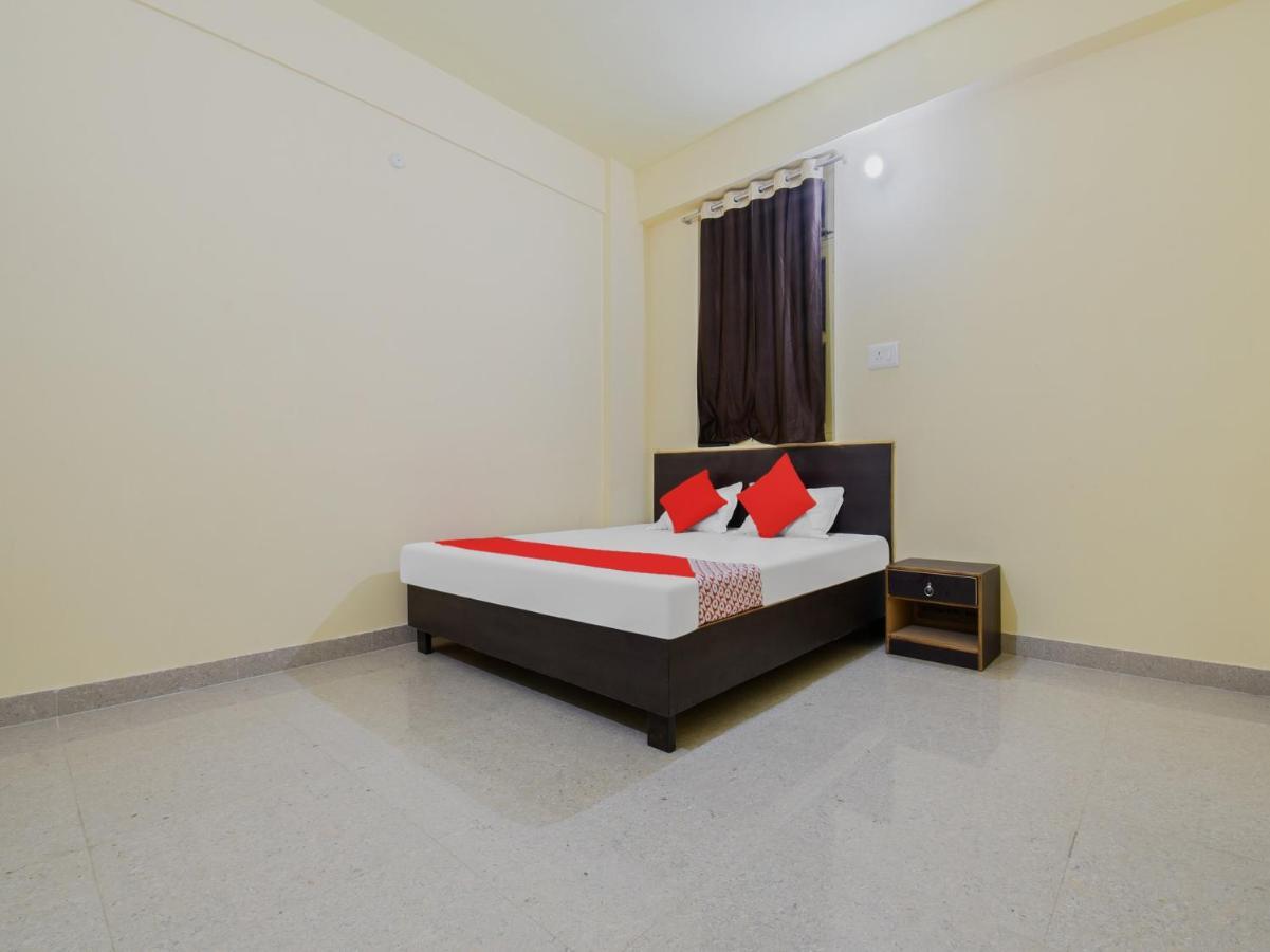 Oyo 84806 Swarna Palace Patna (Bihar) Buitenkant foto