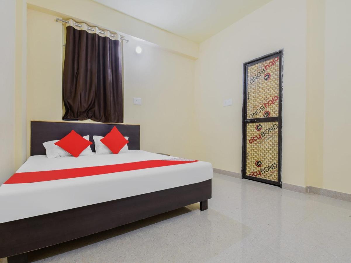 Oyo 84806 Swarna Palace Patna (Bihar) Buitenkant foto