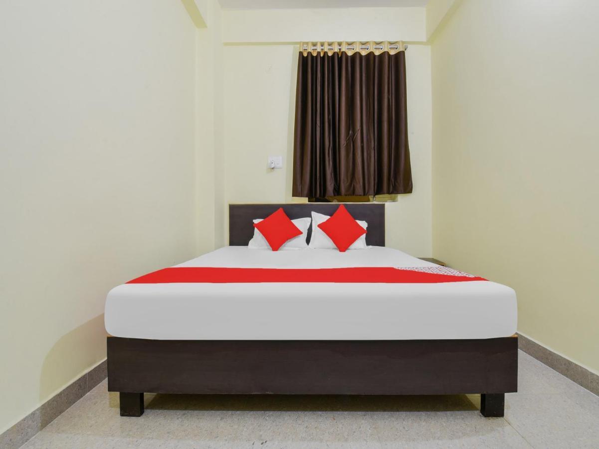 Oyo 84806 Swarna Palace Patna (Bihar) Buitenkant foto