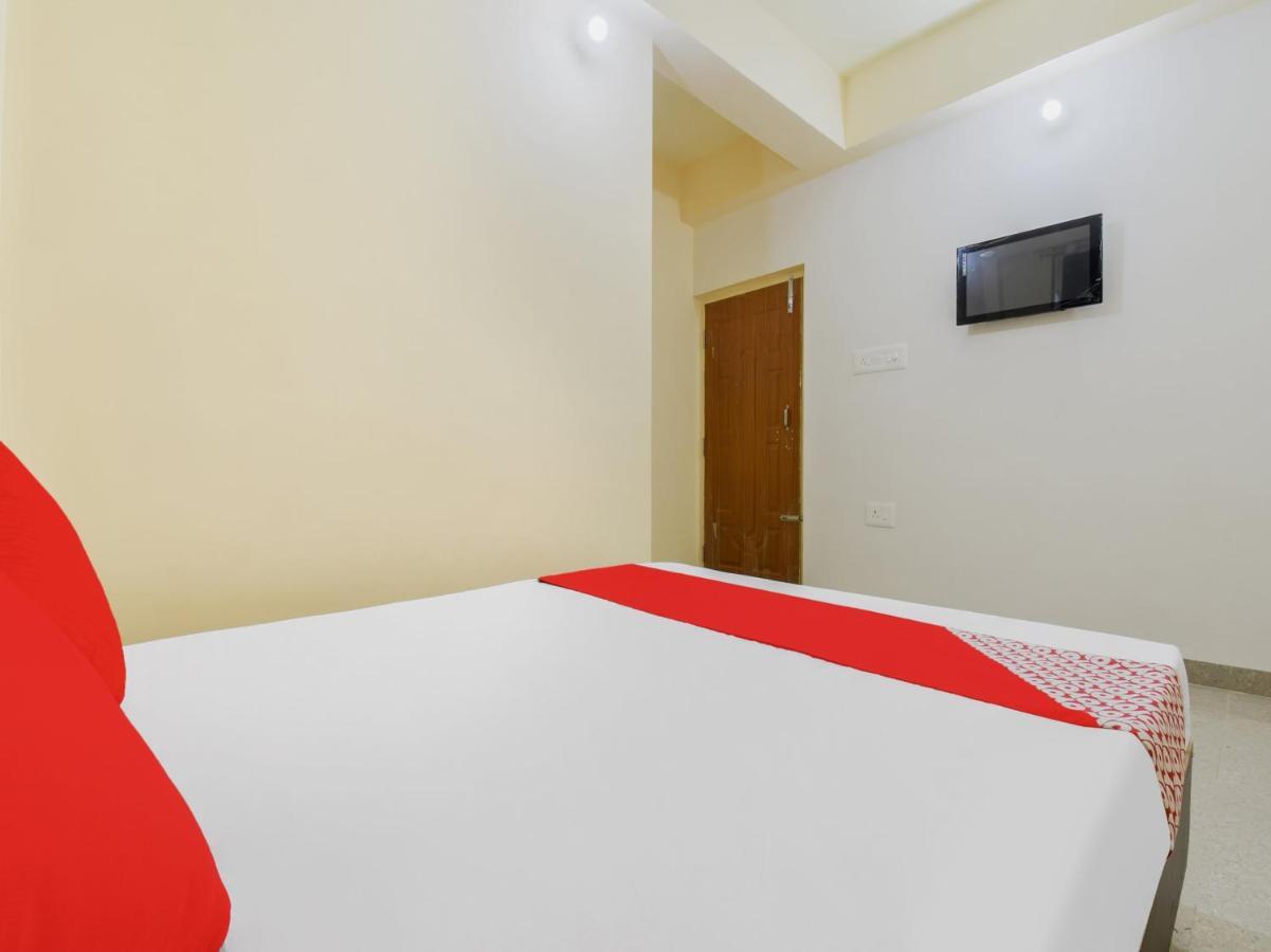 Oyo 84806 Swarna Palace Patna (Bihar) Buitenkant foto